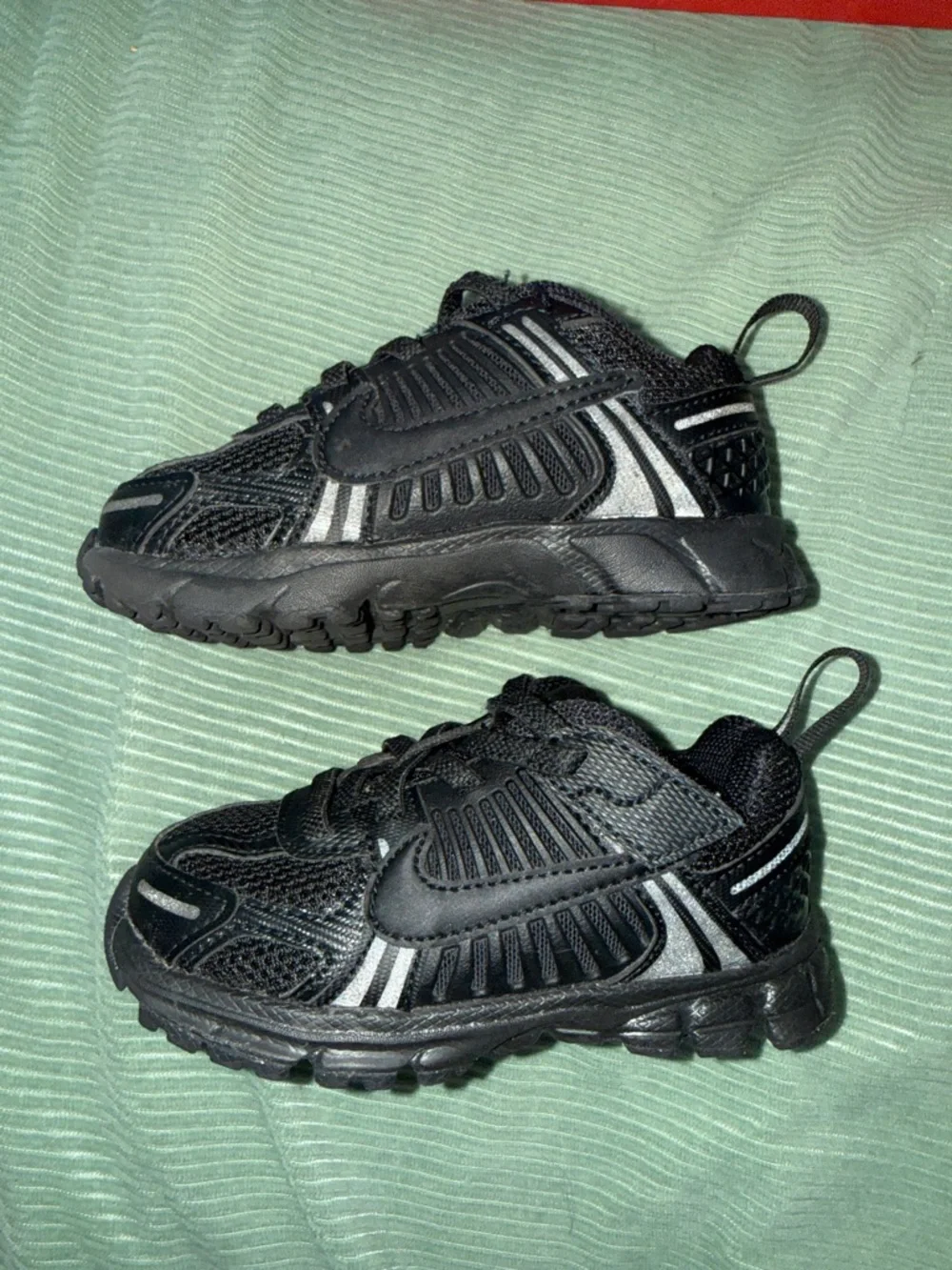 Nike Toddler Vomero 5 - 7c